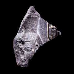 مصر تتسلم  رأس تمثال الملك رمسيس الثاني  بعد استعادتها من سويسرا