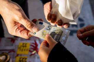 سعر صرف اليورو والجنيه الاسترليني في مصر اليوم الجمعة 26 أبريل 2024